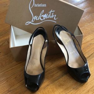 Louboutin slingback patent leather heel. Size 35.5